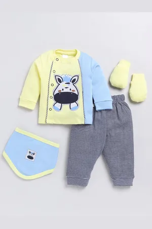 Moms Love Boys Printed Baby Apparel Gift Set