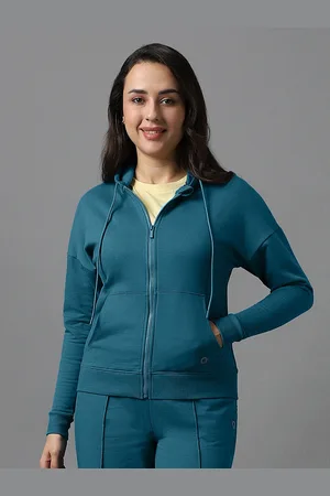 Amante Long Sleeves Hooded Sweatshirt
