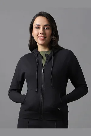 Amante Long Sleeves Hooded Sweatshirt