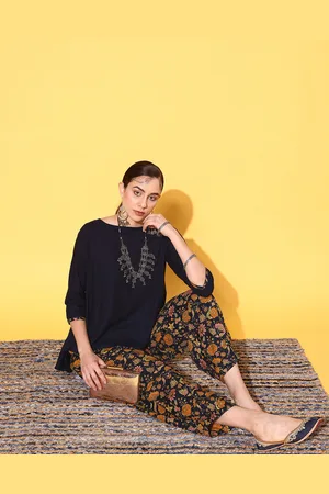 Sangria High-Low Hem Top With Printed Trousers