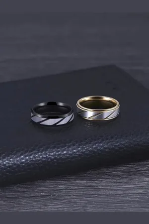 VÌEN Men Set Of 2 Gold Plated Stainless Steel Finger Rings