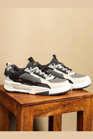 JQR Men Colourblocked Signature Lightweight Sneakers