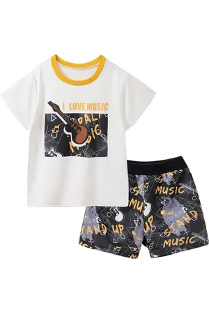 Stylecast Infant Boys White Typography Printed T-shirt with Shorts