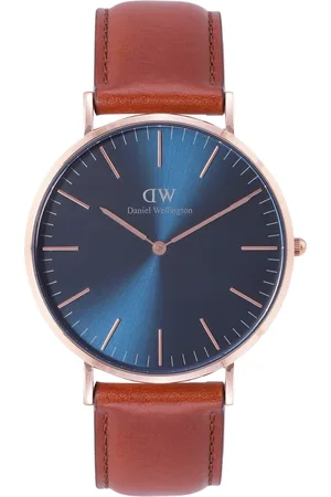 Daniel Wellington Men Classic St Mawes RG Leather Straps Analogue Watch- DW00100626K