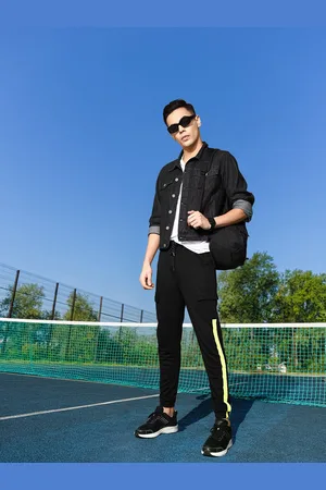 HARVARD Men Black & Yellow Side Striped Joggers