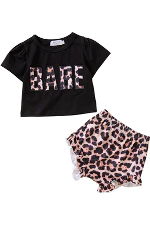 Stylecast Infants Girls Black Printed T-shirt with Shorts