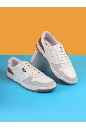 Metro Men White Sneakers