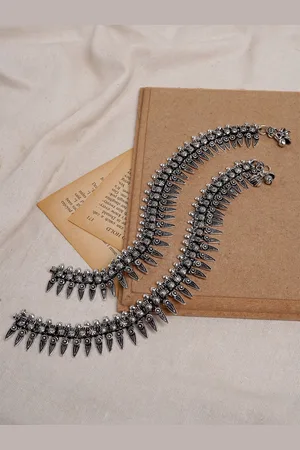 TEEJH Set Of 2 Silver-Plated Oxidised Anklets