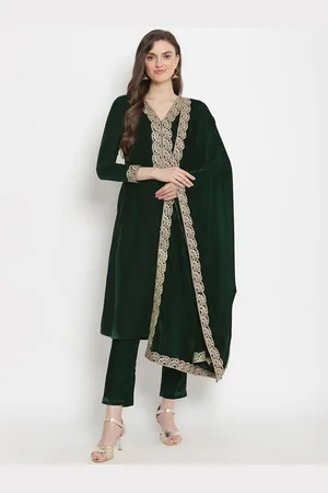 trueBrowns Women Green Solid Velvet Shawl