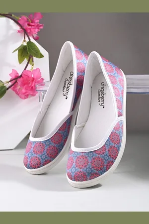 DressBerry Blue & Pink Floral Printed Ballerinas