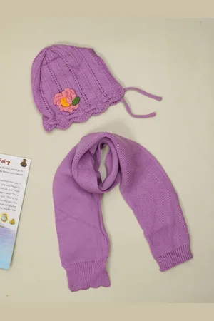 Yellow bee Girls Woollen Beanie & Muffler Set
