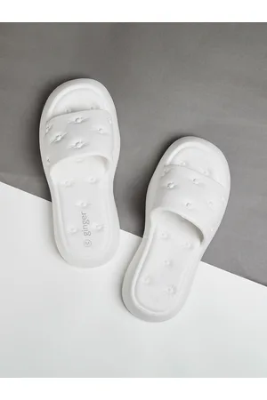 Lifestyle Women Textured Rubber Sliders