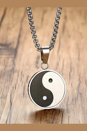 OOMPH Men Yin Yang Fashion Pendant With Chain