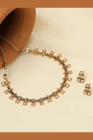 OOMPH Stone-Studded Jewellery Set