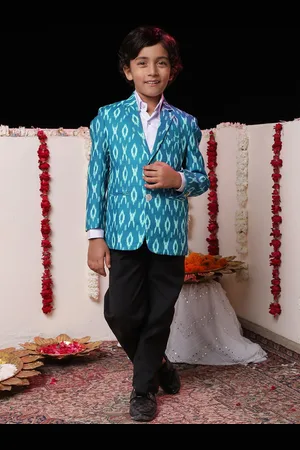 Vastramay Boys Printed Slim-Fit Single-Breasted Blazer