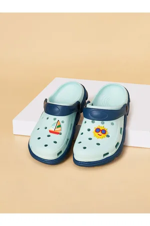 Pantaloons Boys Self Design Clogs