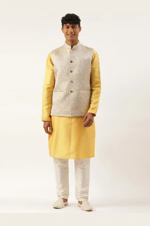 TheEthnic.Co Mandarin Collar Kurta & Pyjamas With Nehru Jacket