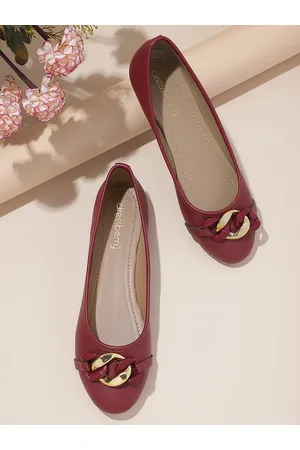 DressBerry Women Round Toe Ballerinas With Chain Detail