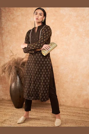 HK colours of fashion Ethnic Motifs Printed Mandarin Collar Straight Kurta with Trousers