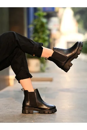 Shoetopia Women Heeled Mid-Top Chelsea Boots