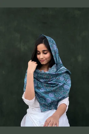 BUTA BUTI Floral Printed Cotton Scarf