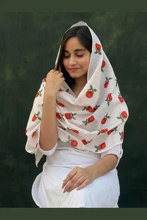 BUTA BUTI Floral Printed Cotton Scarf