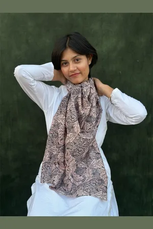 BUTA BUTI Floral Printed Cotton Scarf