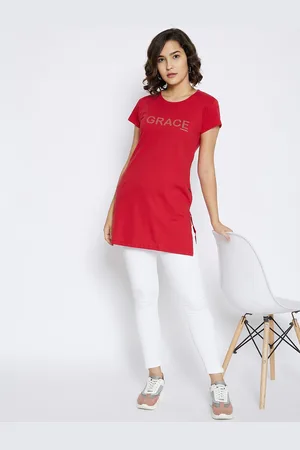 Crimsoune Club Women Red Typography Printed Slim Fit T-shirt