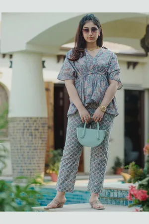 FEATHERS CLOSET Women Green Printed Top with Trousers