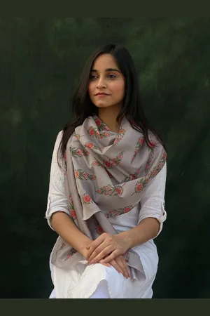 BUTA BUTI Floral Printed Cotton Stole