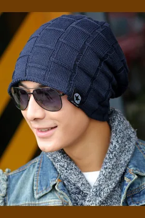 iSWEVEN Unisex Self Design Woollen Beanie