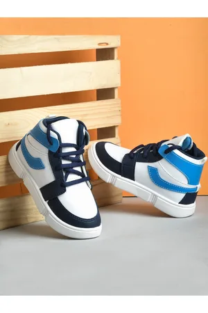 YK Boys Colourblocked Lightweight Mid-Top Sneakers