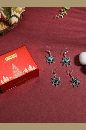 EL REGALO Set of 2 Drop Earrings