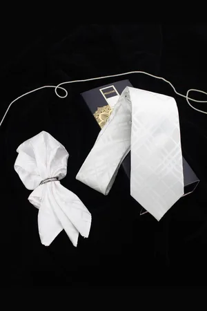 PELUCHE Men Neck Tie & Pocket Square Set