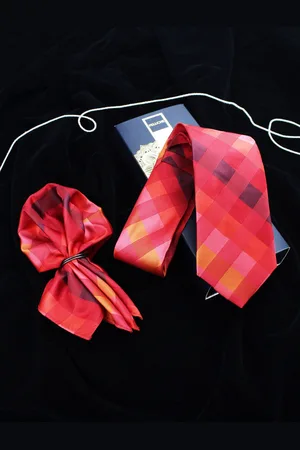 PELUCHE Men Neck Tie & Pocket Square Set