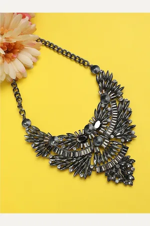Sangria Silver-Plated Stone-Studded Necklace