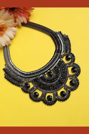 Sangria Silver-Plated Stone-Studded Necklace