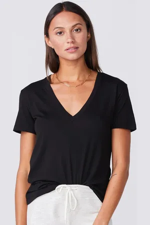 Color Capital Relaxed Fit V-Neck Short Sleeves Tops