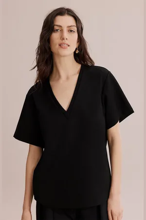 Color Capital Relaxed Fit V-Neck Short Sleeves Top
