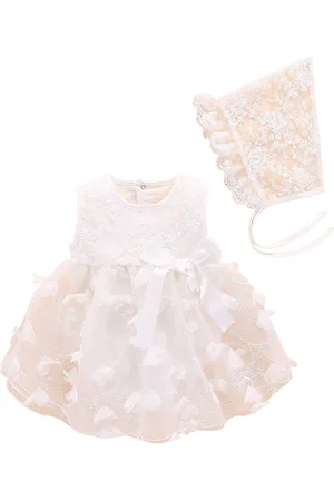 Stylecast Infant Girls Self Dsign Applique Cotton Rompers With Cap