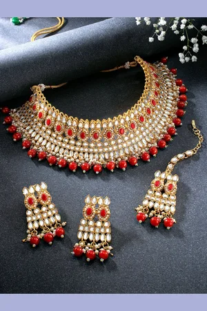 Peora Gold-Plated Kundan-Studded Jewellery Set
