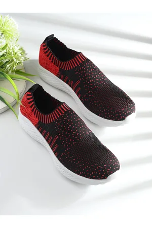 HRX Women Black Textured Flyknit Walking Shoes