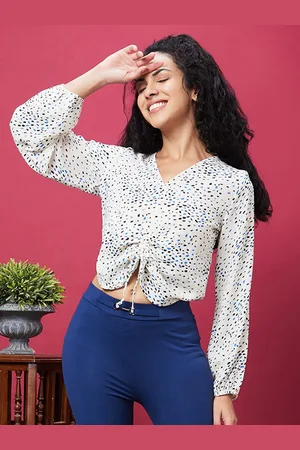 Globus White Geometric Printed V-Neck Ruched Crop Top