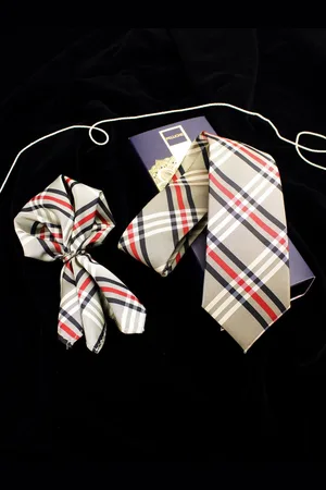 PELUCHE Men Neck Tie & Pocket Square Set