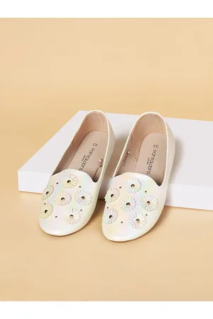 Pantaloons Girls Embellished Ballerinas