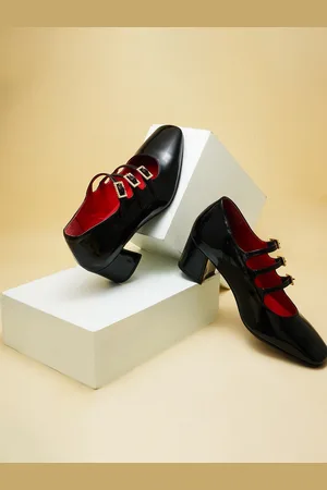THE WHITE POLE Pointed Toe Buckles Detail Block Heeled Mary Janes