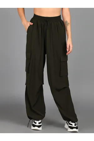 Roadster Women Off White Slim Fit Cropped Regular Trousers Price in India,  Full Specifications & Offers | DTashion.com