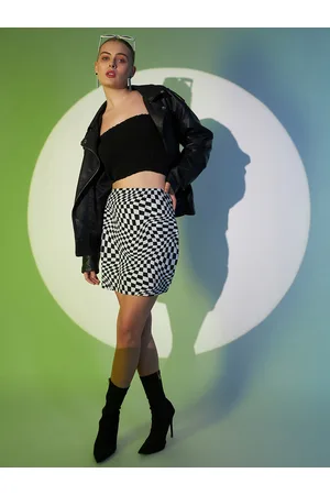 Berrylush White & Black Geometric Printed High Rise Bodycon Straight Mini Skirt