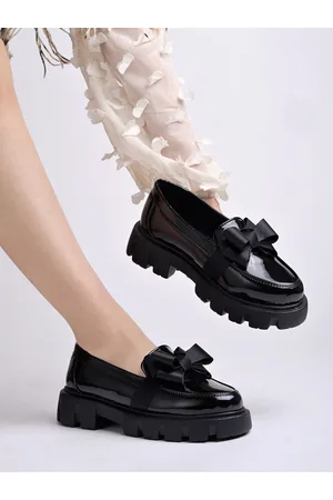 Shoetopia Women Bows Detail Slip-On Tassel Loafers