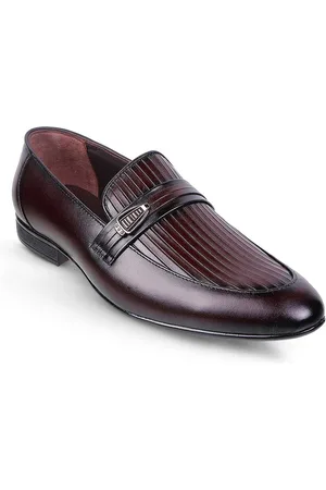 Metro Men Textured Pointed Toe Leather Formal Loafers
